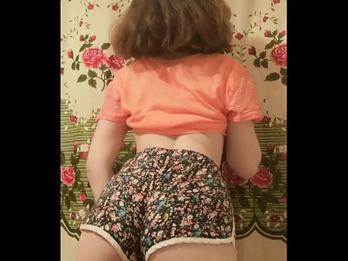 ❤️ 性感的年輕寶貝在相機上脫掉她的短褲 他媽的 在色情 zh-tw.sfera-uslug39.ru ️❤